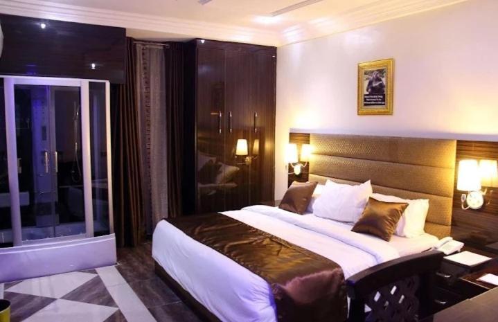 E-Suites Hotel, Abuja Ngoại thất bức ảnh