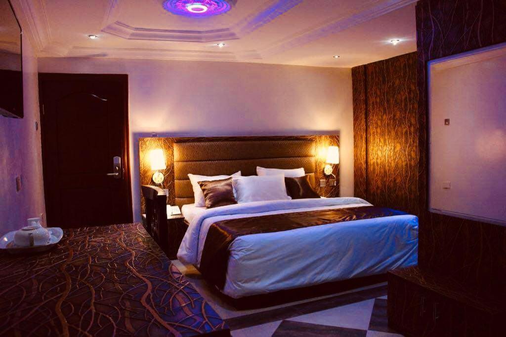 E-Suites Hotel, Abuja Ngoại thất bức ảnh